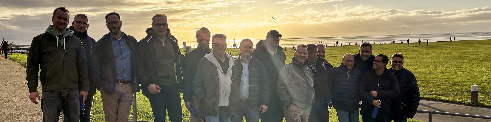 Gruppe von Außendienstmitarbeitern auf einem Ausflug Gruppe von Außendienstmitarbeitern auf einem Ausflug