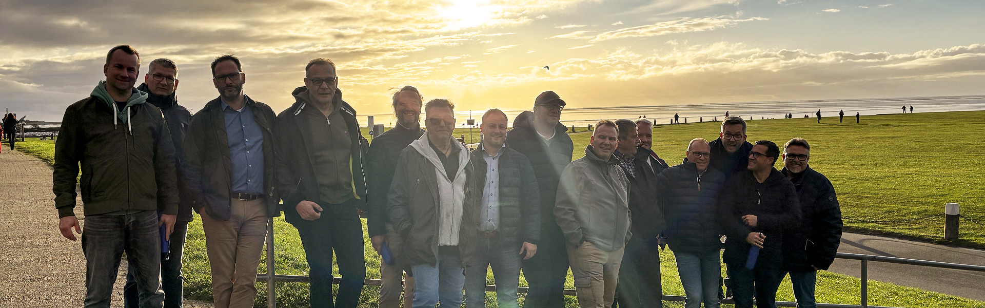 Gruppe von Außendienstmitarbeitern auf einem Ausflug